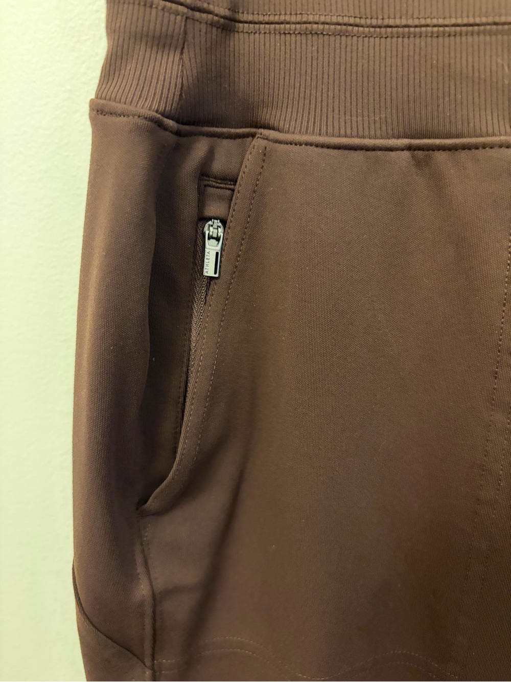 Athleta Venice High-Rise Jogger Pants - Picture 4 of 5